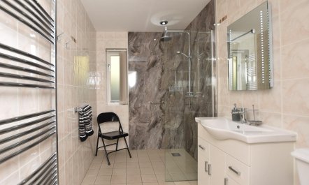 2 Bed in Bala 0