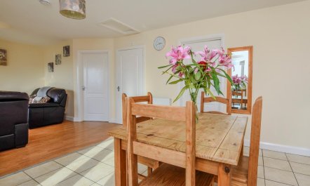 2 Bed in Bala 5