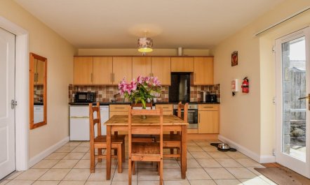 2 Bed in Bala 6