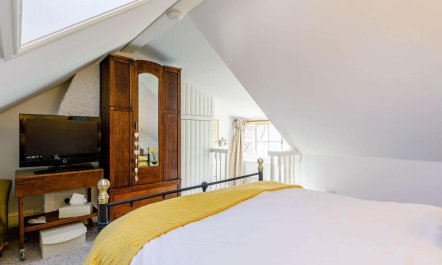 2 Bed in Whitby 6