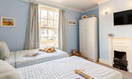 2 Bed in Whitby 8