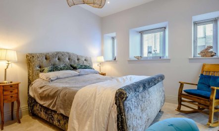 2 Bed in Porthcawl 9