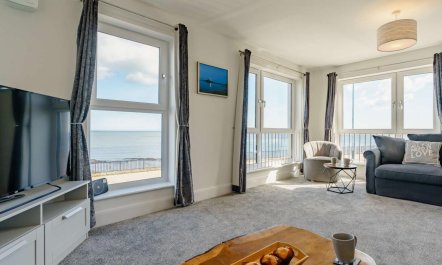 4 Bed in Whitley Bay