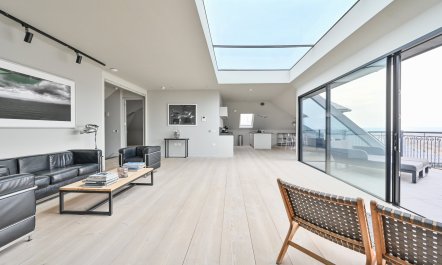 A Penthouse on the Shore 6