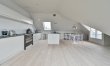 A Penthouse on the Shore 8