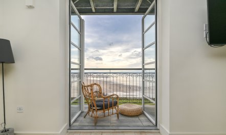 Sandy Views 1