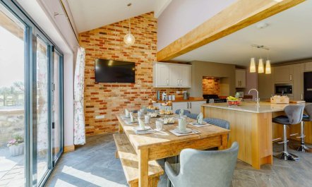 4 Bed in Maryport 2