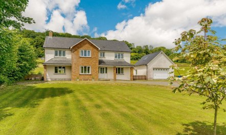 5 Bed in Lampeter