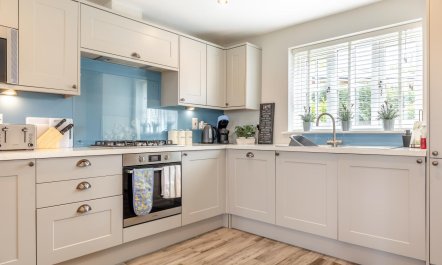 3 Bed in Marston Montgomery 2