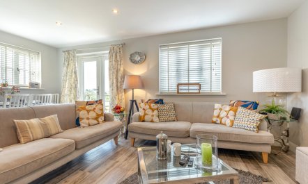 3 Bed in Marston Montgomery 1