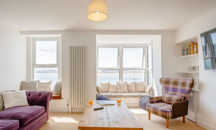 4 Bed in Aberdovey 3