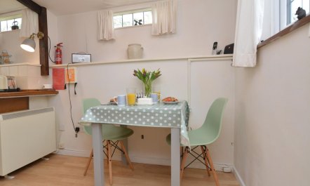 1 Bed in Bridport 5