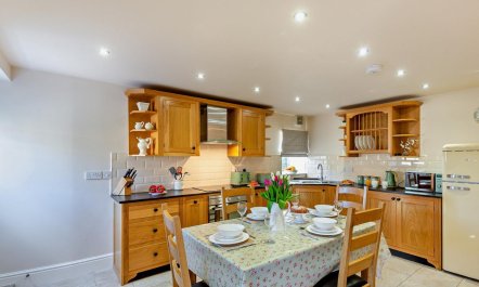 2 Bed in Conwy 3
