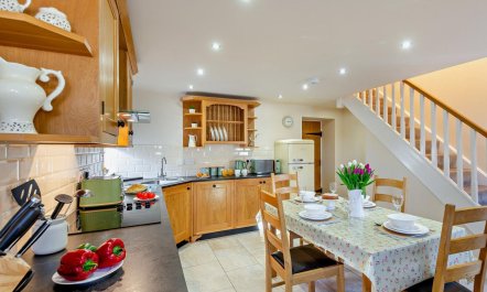 2 Bed in Conwy 4