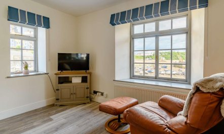 2 Bed in Tenby 3