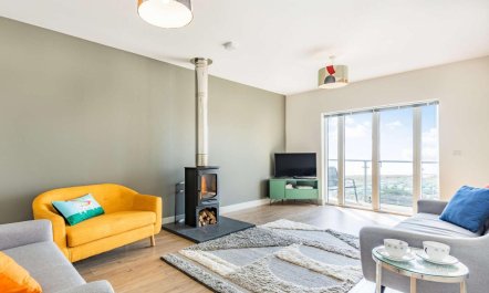 4 Bed in Aberdovey 1