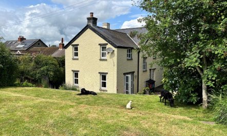 4 Bed in Brecon 0