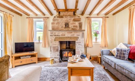 4 Bed in Brecon 2
