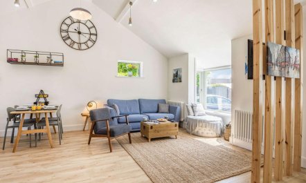 2 Bed in Lymington 1