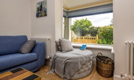 2 Bed in Lymington 2