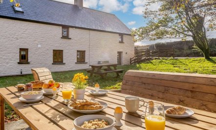 4 Bed in Abergavenny