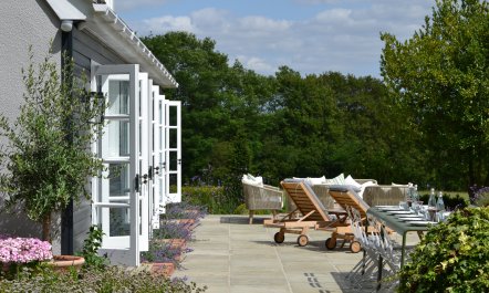 The Chic Retreat