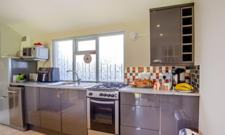 1 Bed in Llwyngwril 7