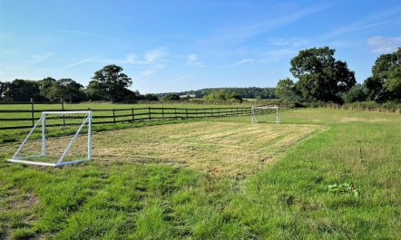 2 Bed in Blandford Forum 9