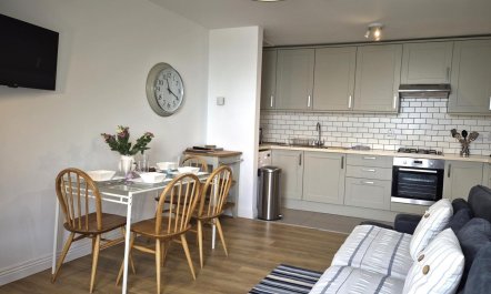 2 Bed in Ilfracombe 1