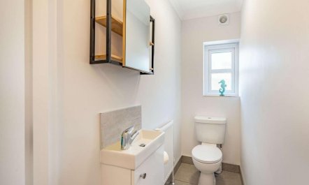 2 Bed in Tenby 8