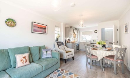 2 Bed in Tenby 1