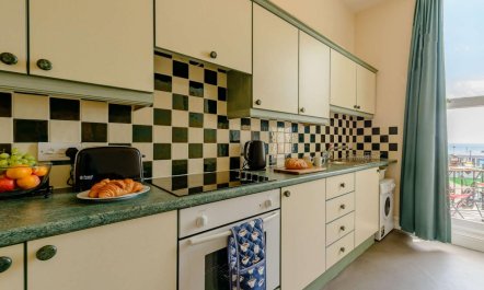 1 Bed in Eastbourne 2