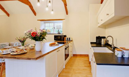 2 Bed in Barnstaple 1