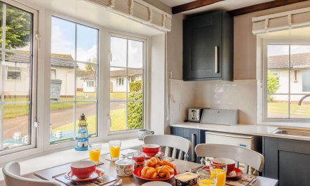 2 Bed in Brixham 2