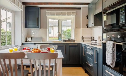 2 Bed in Brixham 1