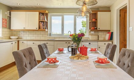 4 Bed in Haverfordwest 7