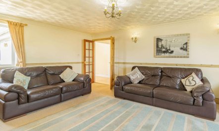 4 Bed in Haverfordwest 3