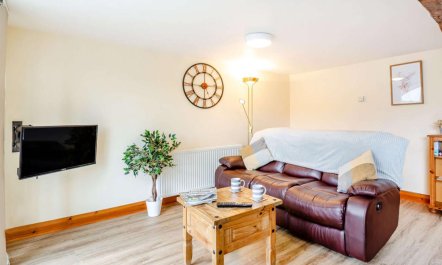 1 Bed in Bala 2