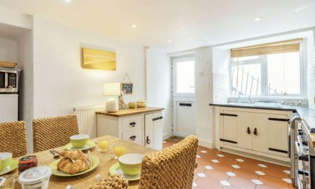 2 Bed in Brixham 8