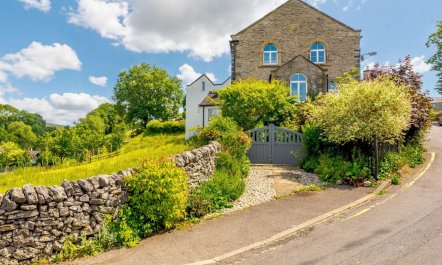 4 Bed in Buxton
