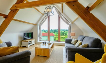 3 Bed in Brecon 2