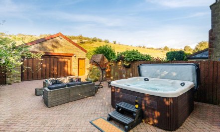 5 Bed in Keighley 2