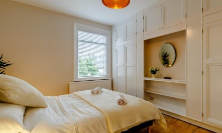 3 Bed in High Peak 8