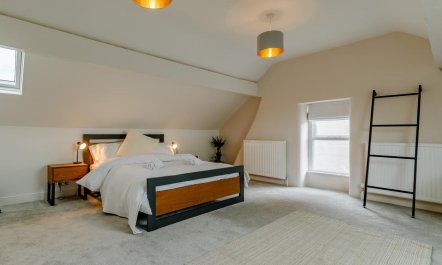 3 Bed in High Peak 9