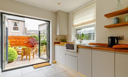 3 Bed in High Peak 6