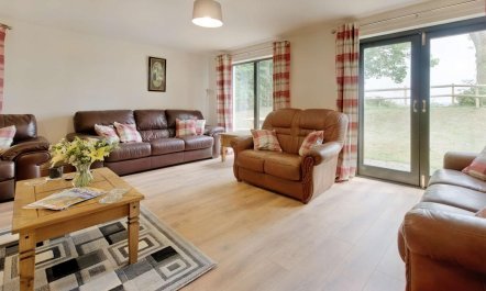 7 Bed in Narberth 1
