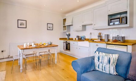 2 Bed in Tenby 7