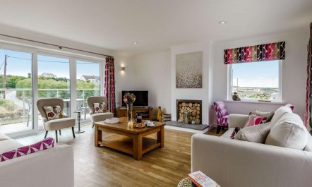 4 Bed in Padstow 1
