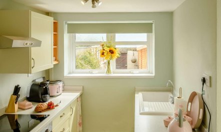 2 Bed in Milford Haven 4