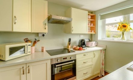 2 Bed in Milford Haven 5